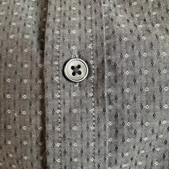 Apt. 9 Black Geo Textured Short Sleeve Standard Fit Button Up Shirt Men's Size M - Picture 8 of 10